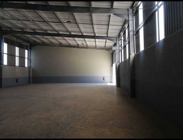 450M² WAREHOUSE TO LET IN WATERFALL